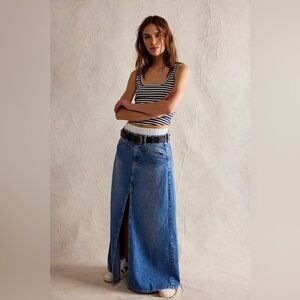 NWT We the Free Women's Denim Maxi Skirt Size 6 Medium Wash Blue Mid-Rise Casual